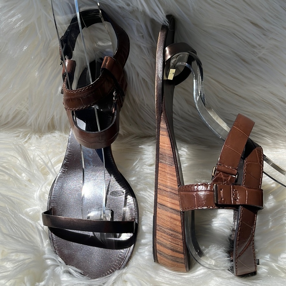 Authentic Lanvin Crocodile-Embossed Mini Wedge Sandal - Picture 2 of 16